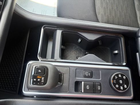 Used 2024 Nissan Pathfinder SV AWD/4WD image 23
