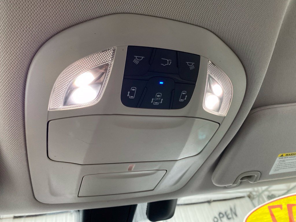 Used 2017 Chrysler Pacifica Touring Plus w/ Tire & Wheel Group FWD image 30