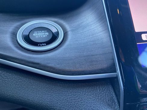 Used 2023 Jeep Grand Cherokee L Limited w/ Black Appearance Package image 30