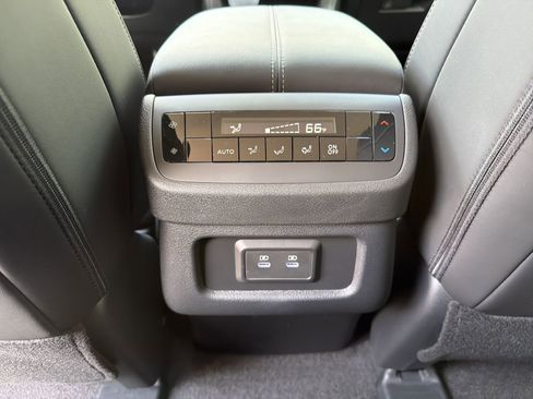 New 2026 Nissan Pathfinder SL FWD image 4