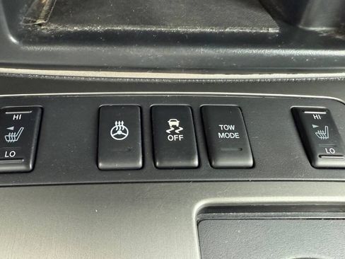 Used 2015 Nissan Armada Platinum w/ 2nd Row Captain Seat Package AWD/4WD image 11