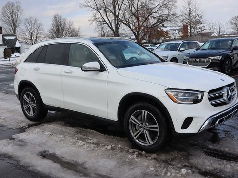 Used 2021 Mercedes-Benz GLC 300 GLC 300 4MATIC SUV image 4