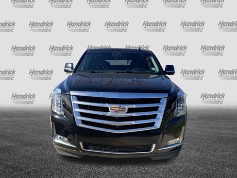 Used 2019 Cadillac Escalade ESV Luxury image 3