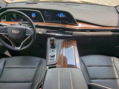 Used 2024 Cadillac Escalade Premium Luxury w/ Performance Package AWD/4WD image 13