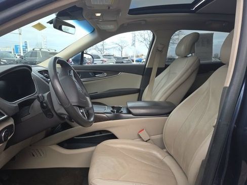 Used 2019 Lincoln Nautilus Reserve image 27