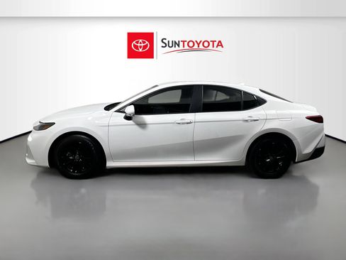 Used 2025 Toyota Camry LE image 7