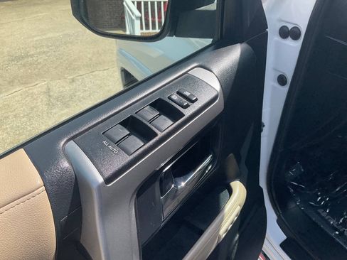 Used 2014 Toyota 4Runner Limited RWD image 10