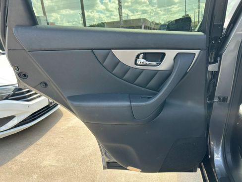 Used 2013 INFINITI FX37 AWD w/ Premium Pkg image 19