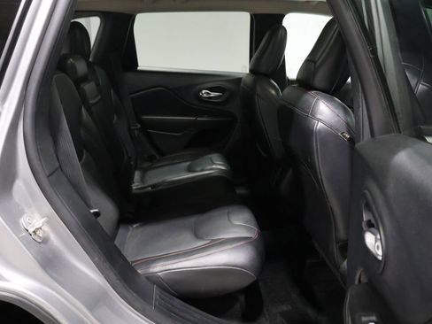 Used 2015 Jeep Cherokee Trailhawk w/ Comfort/Convenience Group image 25