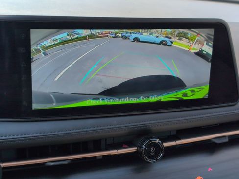 Used 2025 Nissan Ariya AWD image 18