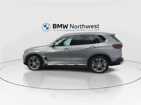 New 2026 BMW X5 xDrive50e image 11