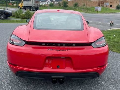 Used 2023 Porsche 718 Cayman w/ 718 T Interior Package RWD image 10