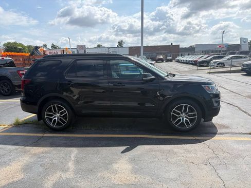 Used 2017 Ford Explorer Sport AWD/4WD image 2