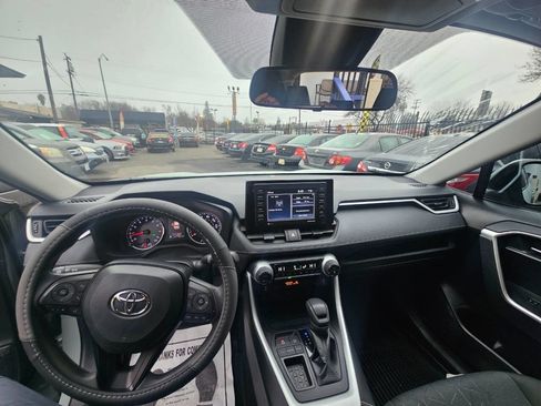 Used 2022 Toyota RAV4 XLE image 14
