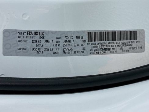 Used 2017 Chrysler Pacifica Touring-L FWD image 31