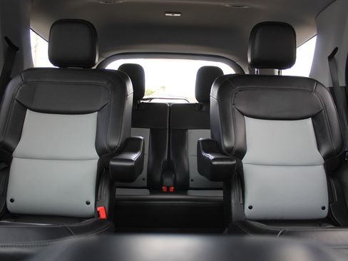 Used 2023 Ford Explorer XLT w/ Equipment Group 202A image 14