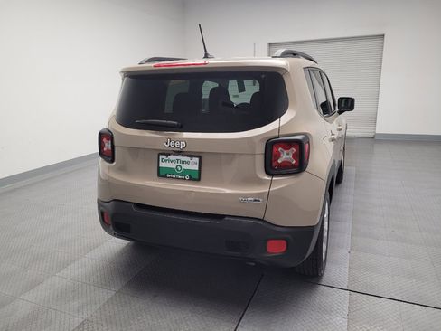 Used 2015 Jeep Renegade Latitude image 7