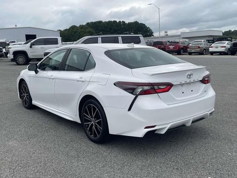Used 2024 Toyota Camry SE FWD image 6