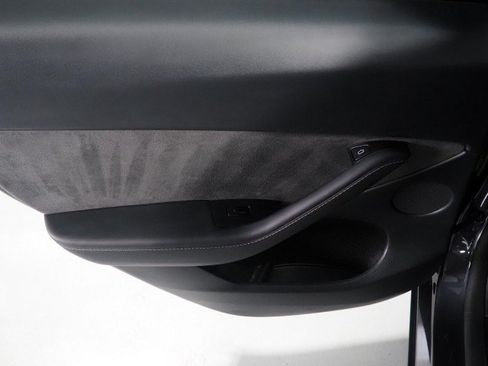 Used 2024 Tesla Model Y 2WD image 55