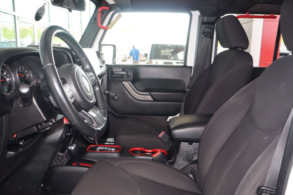 Used 2015 Jeep Wrangler Unlimited Sport w/ Connectivity Group AWD/4WD image 15