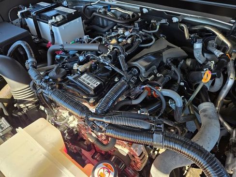 Certified 2025 Toyota Tacoma SR5 image 18