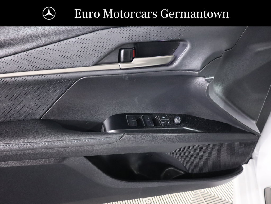 Used 2025 Toyota Camry XSE FWD image 17