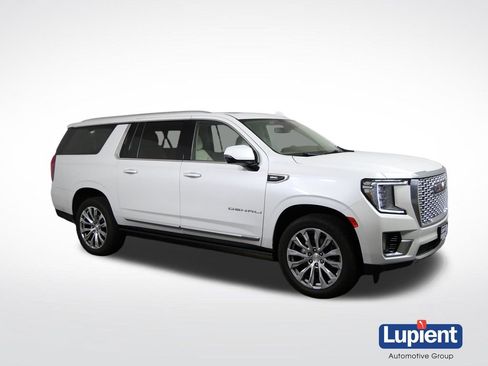 Used 2022 GMC Yukon XL Denali AWD/4WD image 1