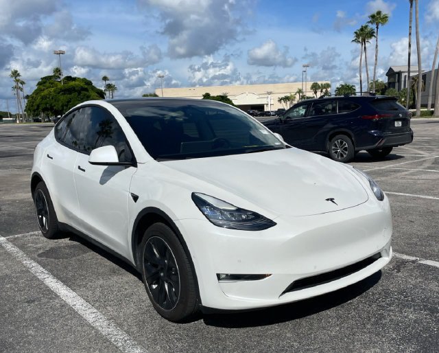 Used 2021 Tesla Model Y Long Range AWD/4WD image 7
