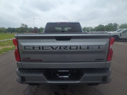 Used 2023 Chevrolet Silverado 1500 RST w/ Redline Edition AWD/4WD image 9