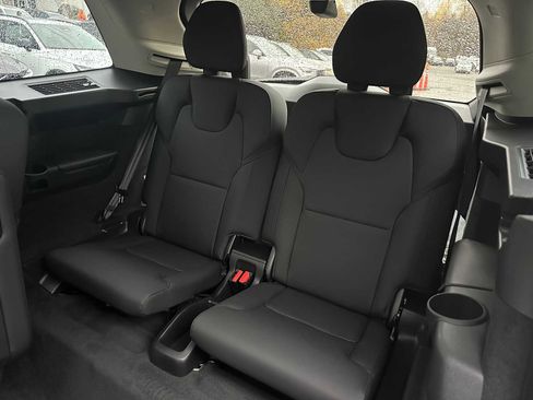 New 2026 Volvo XC90 B6 Plus image 17