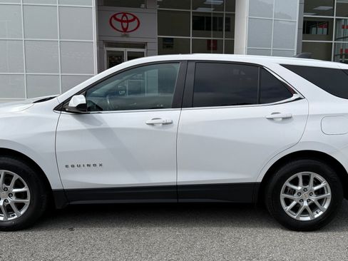 Used 2022 Chevrolet Equinox LT image 2
