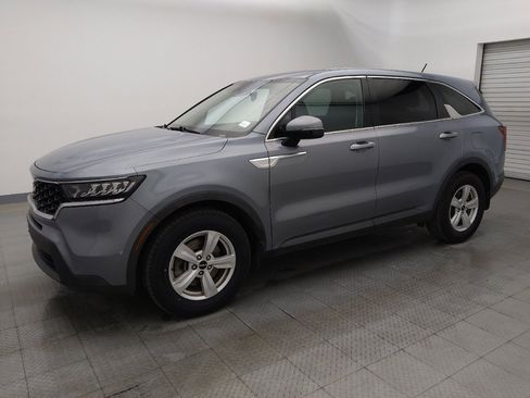 Used 2022 Kia Sorento LX image 2
