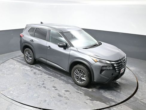 Used 2024 Nissan Rogue S image 42