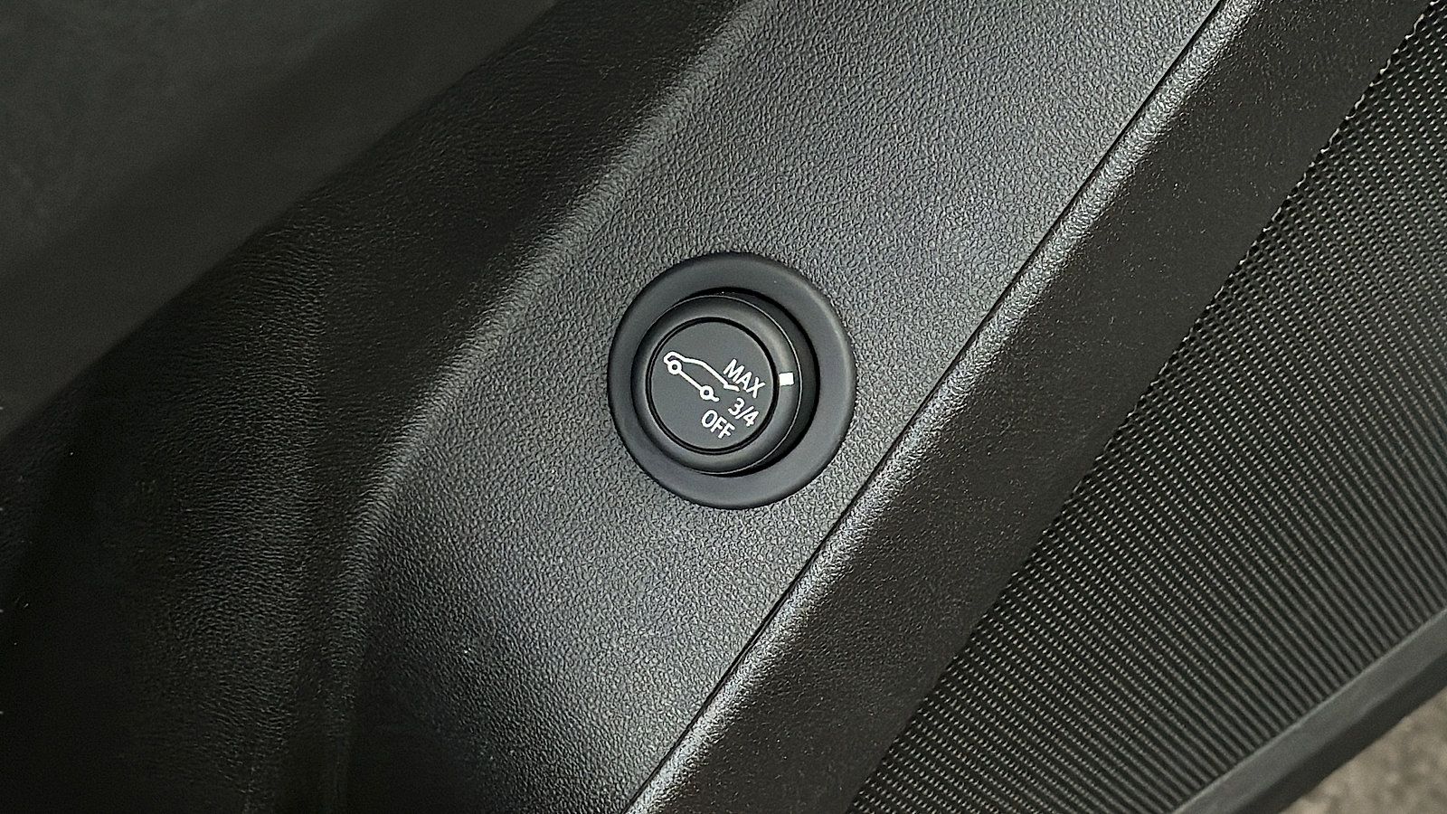 Used 2024 Chevrolet Equinox LT AWD/4WD image 25