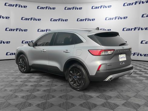 Used 2022 Ford Escape SE FWD image 3