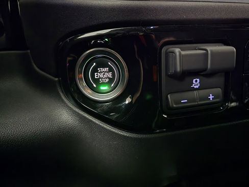 Used 2025 Chevrolet Silverado 1500 RST image 25