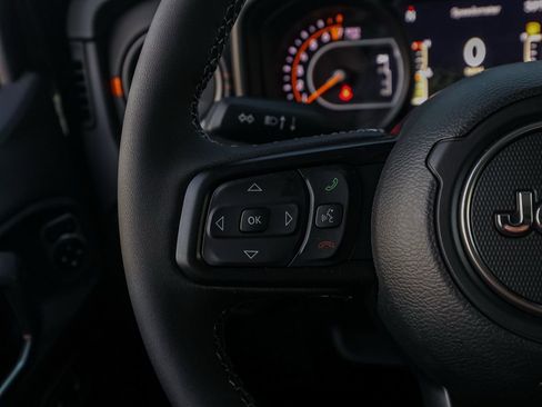 New 2026 Jeep Gladiator Mojave w/ Safety Group image 25