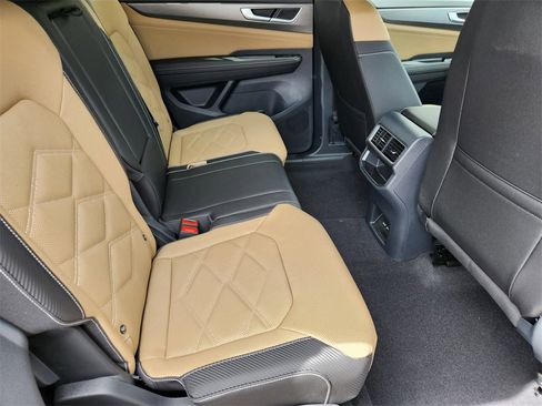 New 2025 Volkswagen Atlas Cross Sport SE image 19