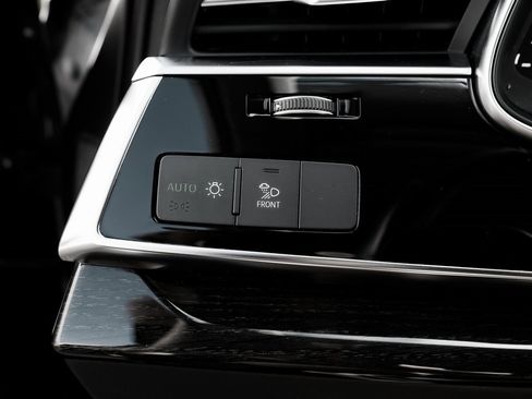 Used 2022 Audi Q7 3.0T Premium image 18