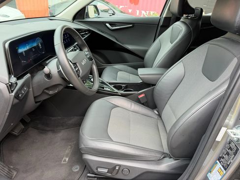 Used 2023 Kia Niro Wind FWD image 14