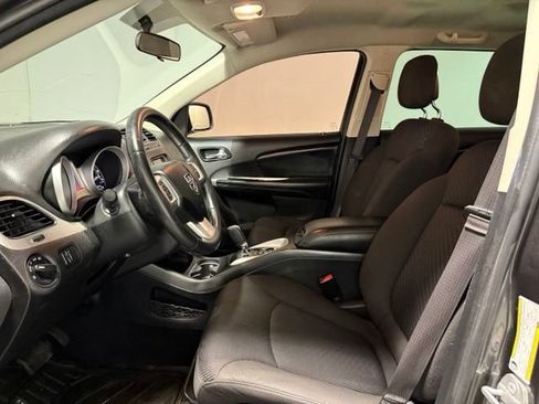 Used 2018 Dodge Journey SE w/ Connectivity Group FWD image 12