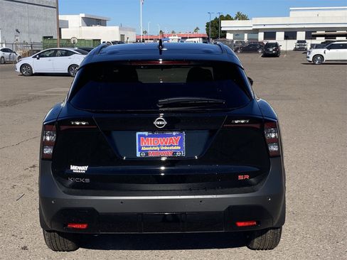 New 2026 Nissan Kicks SR image 5
