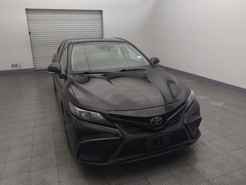 Used 2022 Toyota Camry SE image 14
