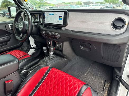 Used 2024 Jeep Wrangler Sport AWD/4WD image 10
