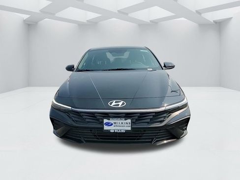 New 2025 Hyundai Elantra SEL image 11