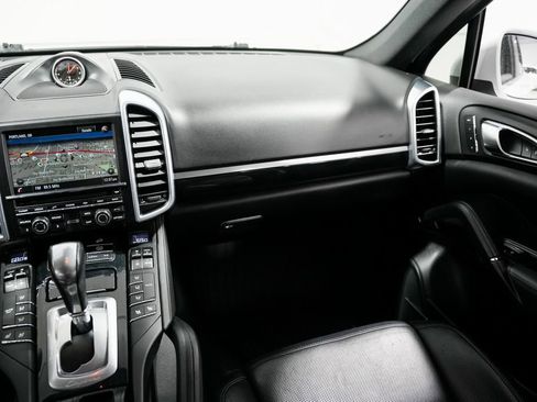 Used 2015 Porsche Cayenne S image 25