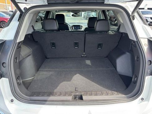 Used 2024 GMC Terrain SLT FWD image 7