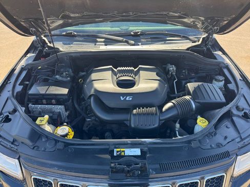 Used 2015 Jeep Grand Cherokee Overland w/ Advanced Technology Group image 25