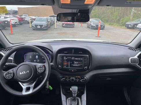 Used 2025 Kia Soul LX w/ LX Technology Package image 31