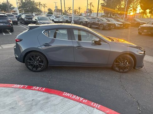 Used 2021 MAZDA MAZDA3 Hatchback w/Premium Plus Pkg AWD/4WD image 28